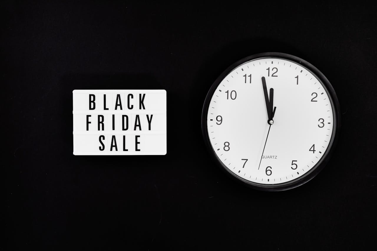 black friday sale sign for golf deals in canada
