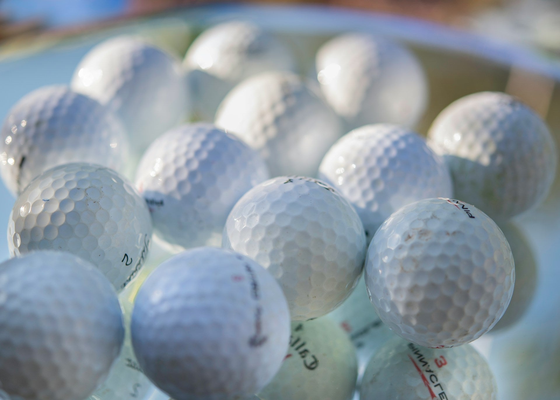 Close detail of golf balls optimised for distance