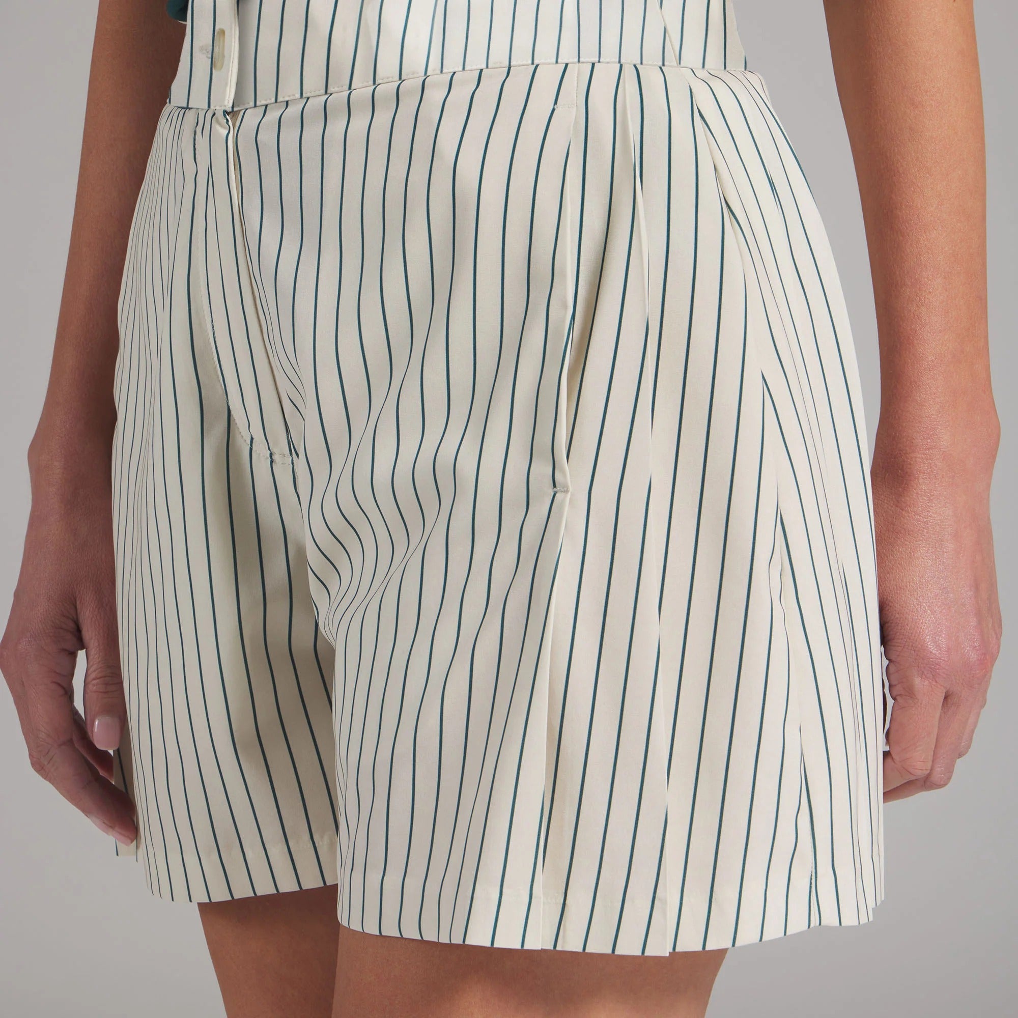 Puma Ladies AP Pinstripe Golf Shorts - Off White