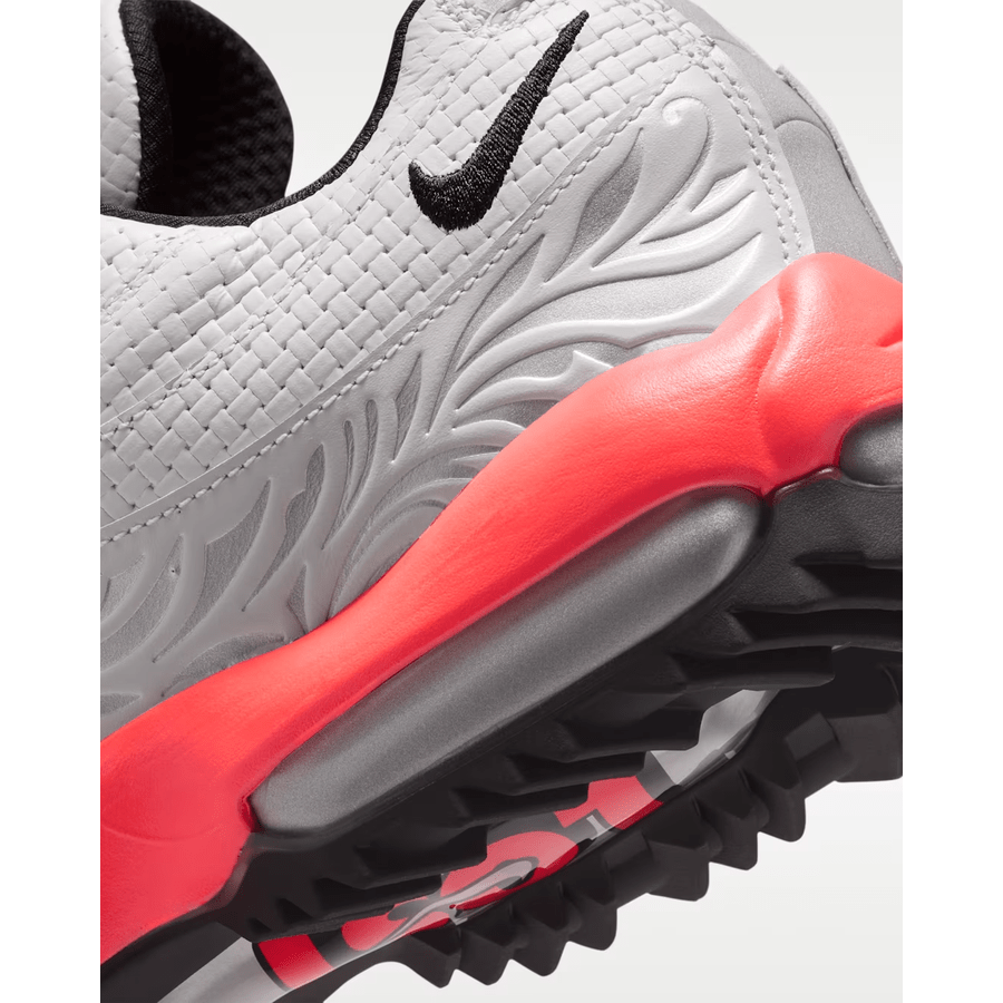Chaussures de golf Nike Air Max '95 G sans crampons - blanc cassé