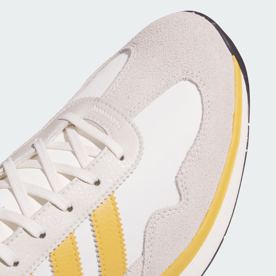 Chaussures de golf sans crampons Adidas S2G 26 en textile - blanc cassé